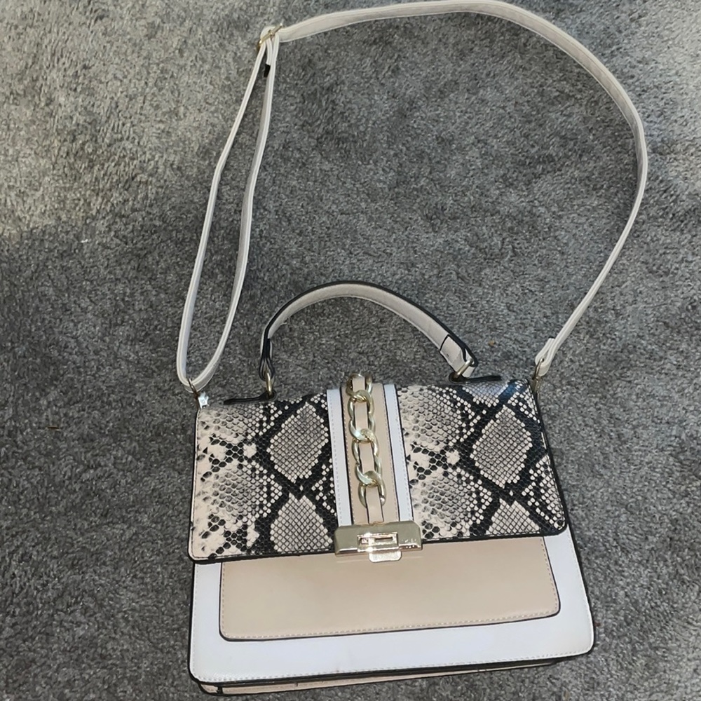 ALDO BAG, very cute barley worn, clean insides